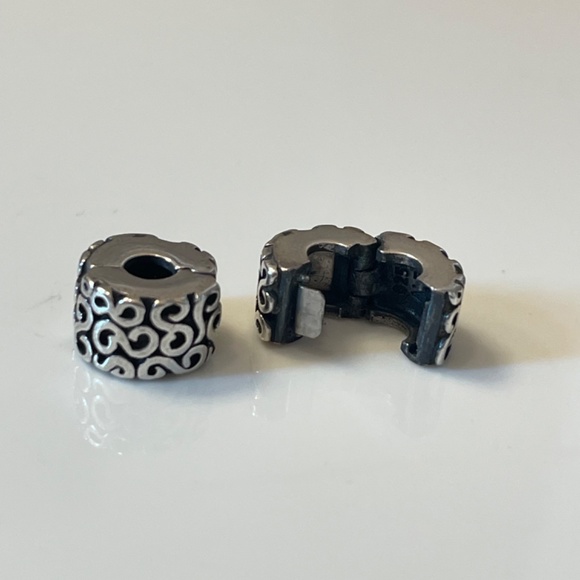Pandora “s” clips. - Picture 2 of 4